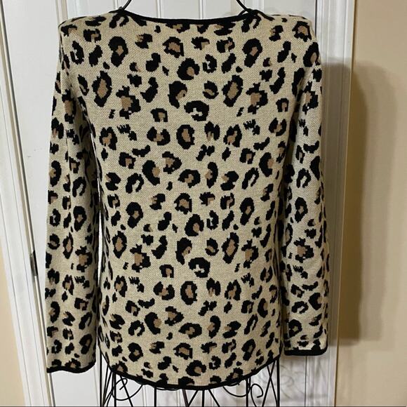 VELVET by Graham & Spencer Leopard Print Sweater Size Small Long Sleeve Pullover - Picture 7 of 12